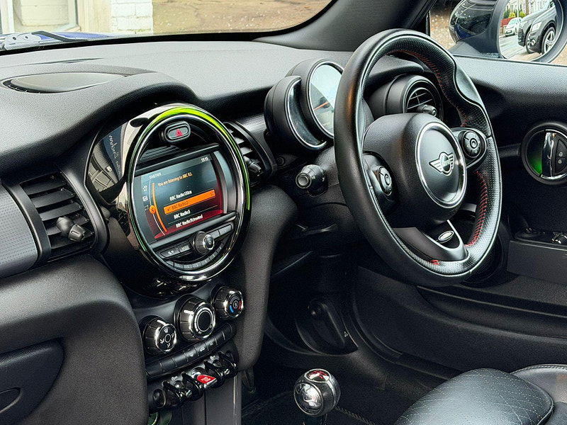 MINI Hatch 1.5 Cooper Sport Euro 6 (s/s) 3dr 3dr Manual 2026