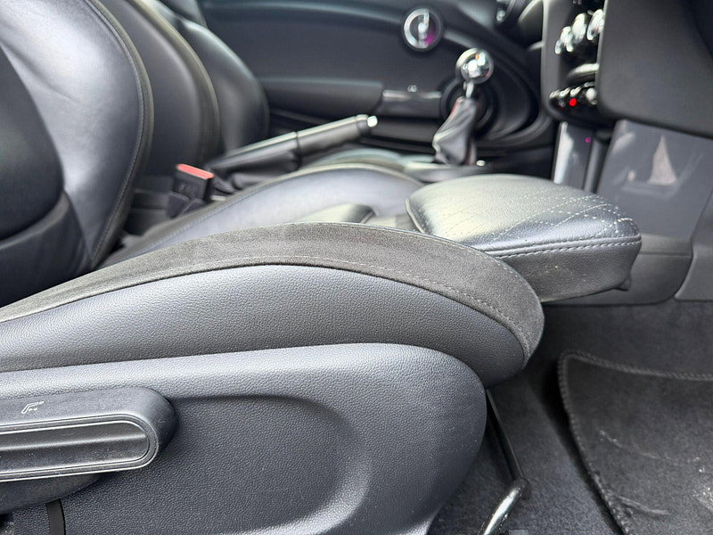 MINI Hatch 1.5 Cooper Sport Euro 6 (s/s) 3dr 3dr Manual 2026