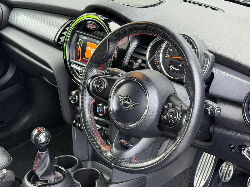 MINI Hatch 1.5 Cooper Sport Euro 6 (s/s) 3dr 3dr Manual 2026