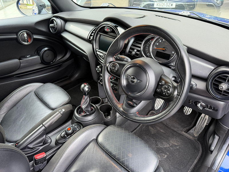 MINI Hatch 1.5 Cooper Sport Euro 6 (s/s) 3dr 3dr Manual 2026