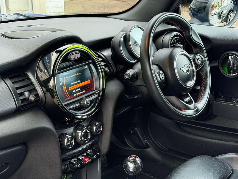 MINI Hatch 1.5 Cooper Sport Euro 6 (s/s) 3dr 3dr Manual 2026