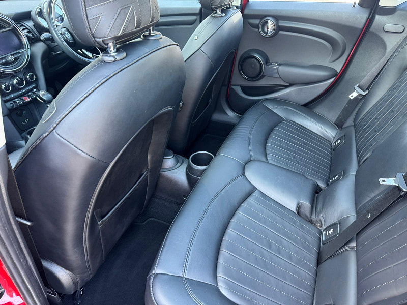 MINI Hatch 1.5 Cooper Steptronic Euro 6 (s/s) 5dr 5dr Automatic 2025