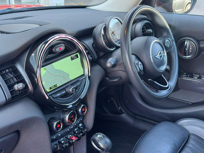 MINI Hatch 1.5 Cooper Steptronic Euro 6 (s/s) 5dr 5dr Automatic 2025