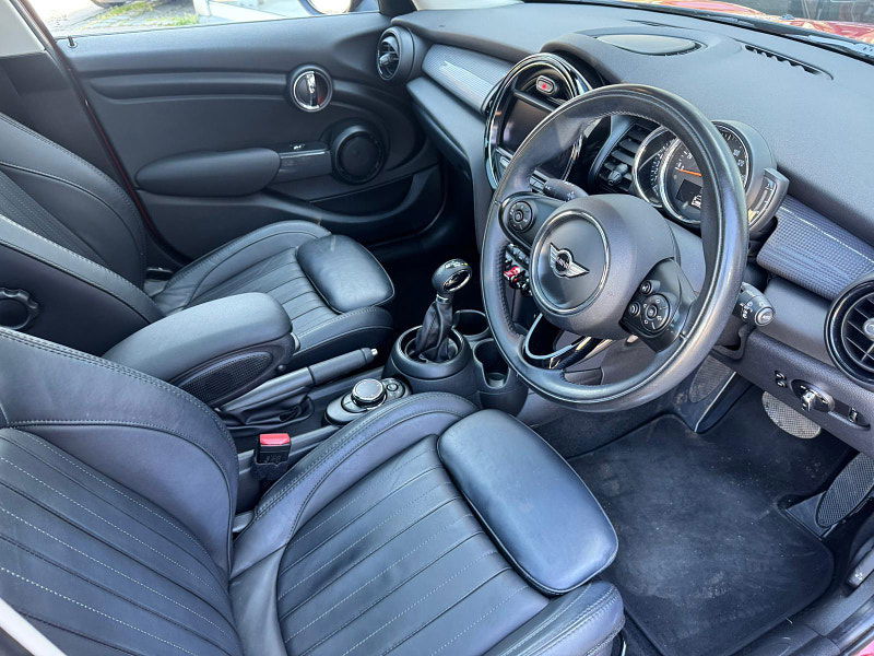 MINI Hatch 1.5 Cooper Steptronic Euro 6 (s/s) 5dr 5dr Automatic 2025