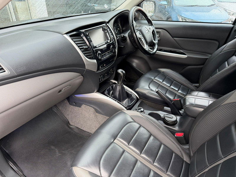 Mitsubishi L200 2.4 DI-D DC Barbarian 4WD Euro 6 4dr 4dr Manual 2025