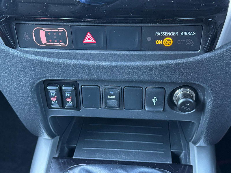 Mitsubishi L200 2.4 DI-D DC Warrior 4WD Euro 6 4dr 4dr Manual 2025