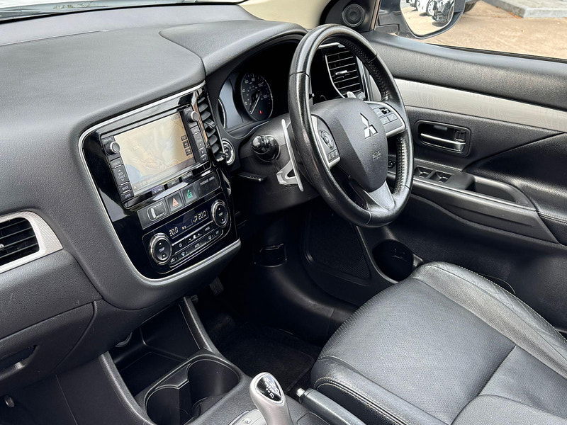 Mitsubishi Outlander 2.0h 12kWh GX4h CVT 4WD Euro 5 (s/s) 5dr 5dr Automatic 2025