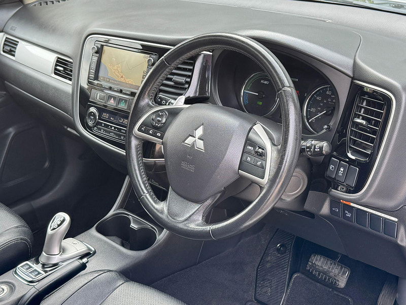 Mitsubishi Outlander 2.0h 12kWh GX4h CVT 4WD Euro 5 (s/s) 5dr 5dr Automatic 2025