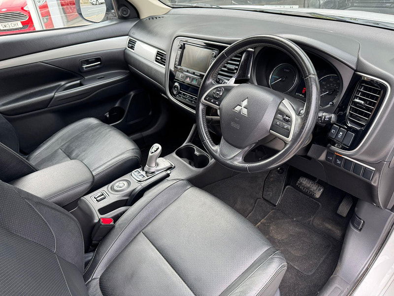 Mitsubishi Outlander 2.0h 12kWh GX4h CVT 4WD Euro 5 (s/s) 5dr 5dr Automatic 2025
