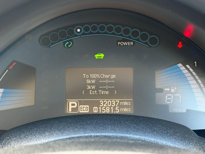 Nissan Leaf 24kWh Visia Auto 5dr 5dr Automatic 2025