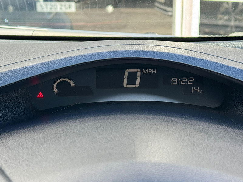 Nissan Leaf 24kWh Visia Auto 5dr 5dr Automatic 2025