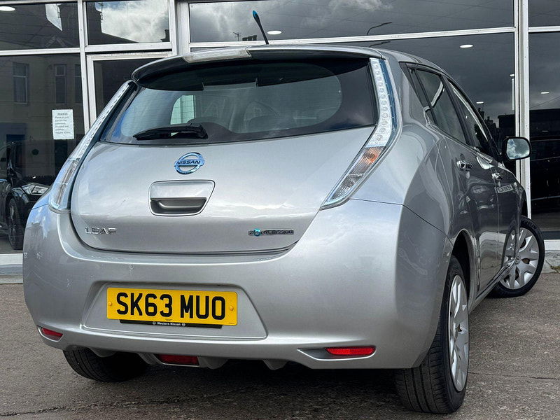 Nissan Leaf 24kWh Visia Auto 5dr 5dr Automatic 2025