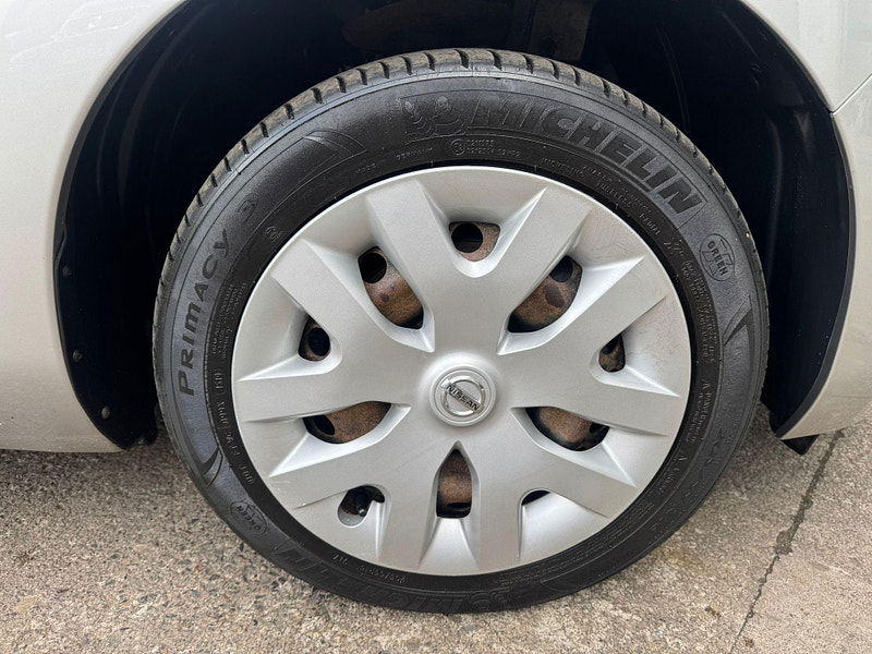 Nissan Leaf 24kWh Visia Auto 5dr 5dr Automatic 2025