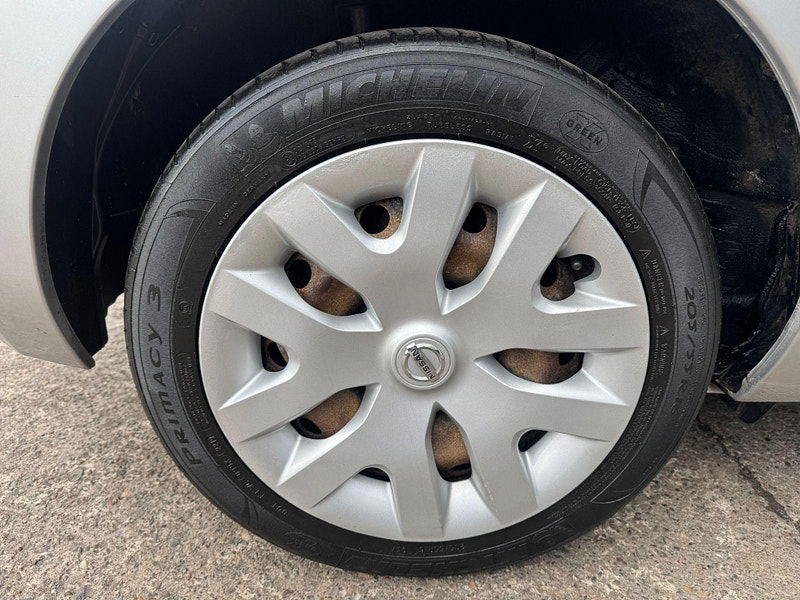 Nissan Leaf 24kWh Visia Auto 5dr 5dr Automatic 2025