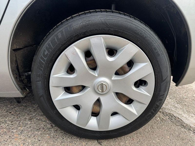 Nissan Leaf 24kWh Visia Auto 5dr 5dr Automatic 2025