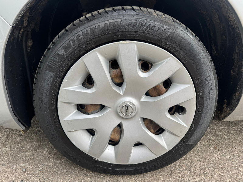 Nissan Leaf 24kWh Visia Auto 5dr 5dr Automatic 2025