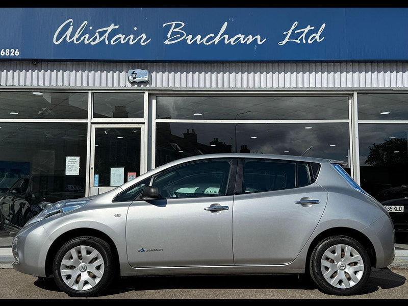 Nissan Leaf 24kWh Visia Auto 5dr 5dr Automatic 2025