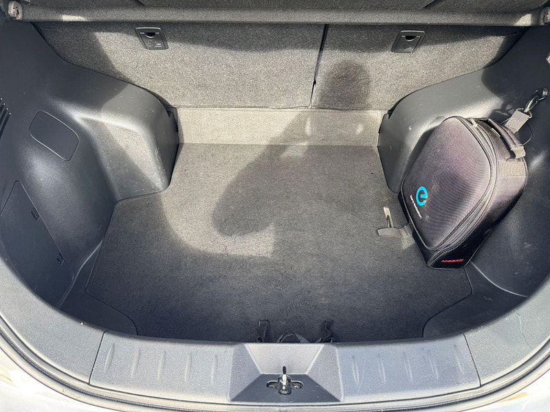 Nissan Leaf 24kWh Visia Auto 5dr 5dr Automatic 2025