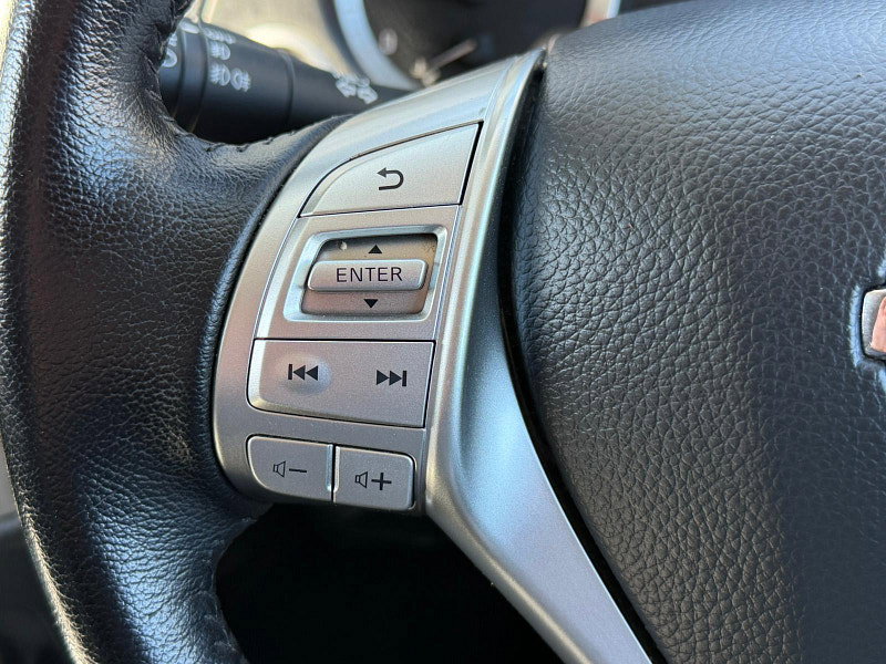 Nissan Navara 2.3 dCi N-Guard Auto 4WD Euro 6 4dr 4dr Automatic 2026