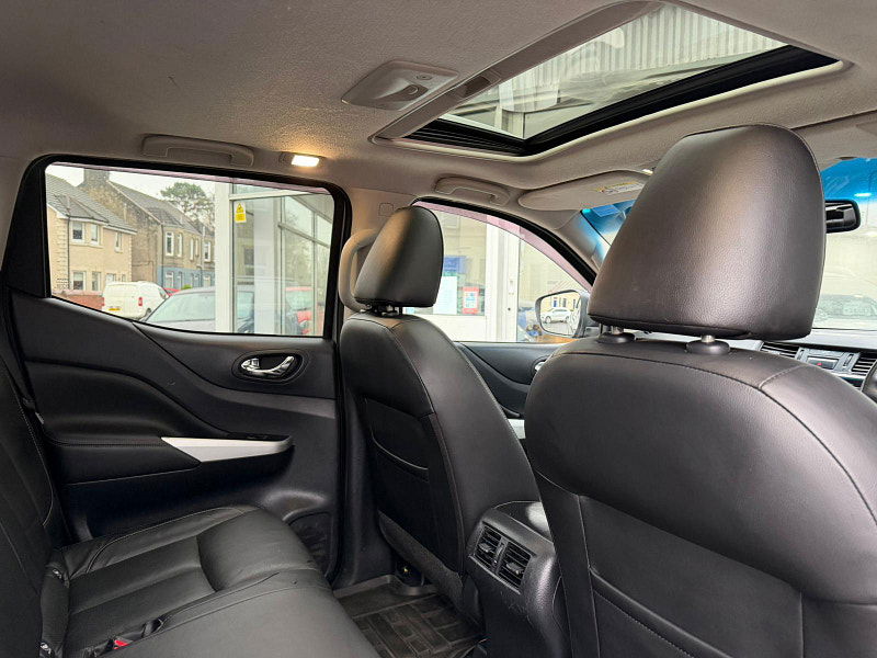 Nissan Navara 2.3 dCi Tekna 4WD Euro 5 4dr 4dr Manual 2026