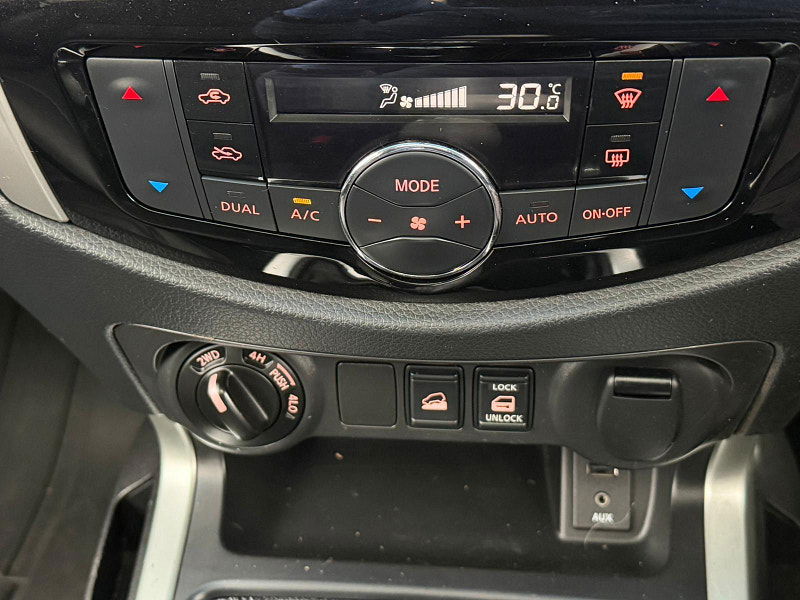 Nissan Navara 2.3 dCi Tekna 4WD Euro 5 4dr 4dr Manual 2026