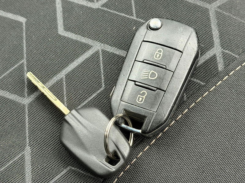 Peugeot 2008 1.6 e-HDi Active Euro 5 (s/s) 5dr 5dr Manual 2025