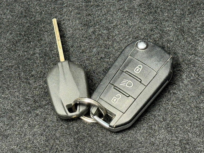 Peugeot 208 1.2 PureTech Allure Euro 6 5dr 5dr Manual 2026