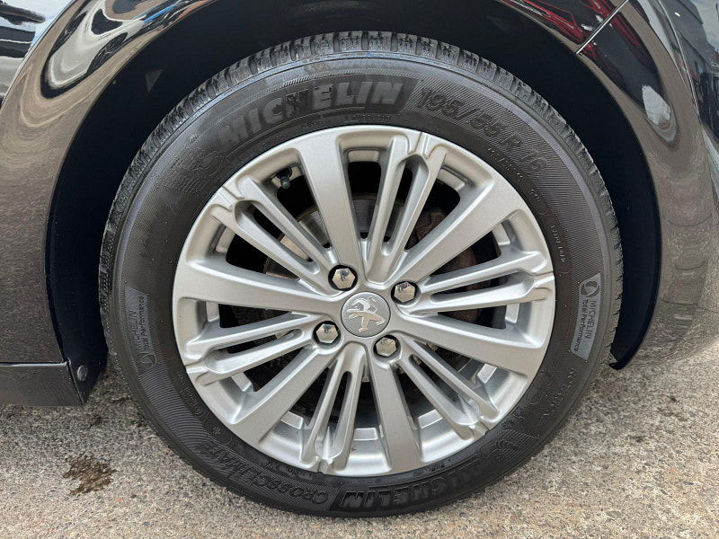 Peugeot 208 1.2 PureTech Allure Euro 6 5dr 5dr Manual 2026