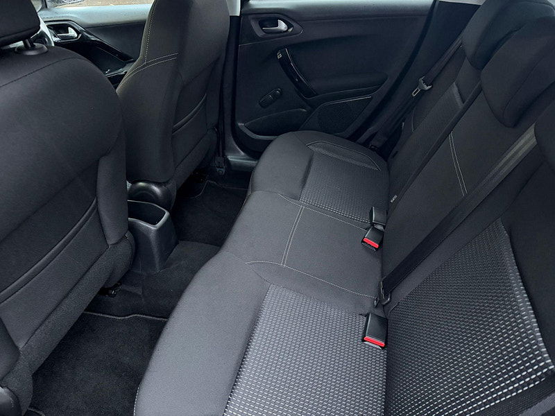 Peugeot 208 1.2 PureTech Allure Euro 6 5dr 5dr Manual 2025