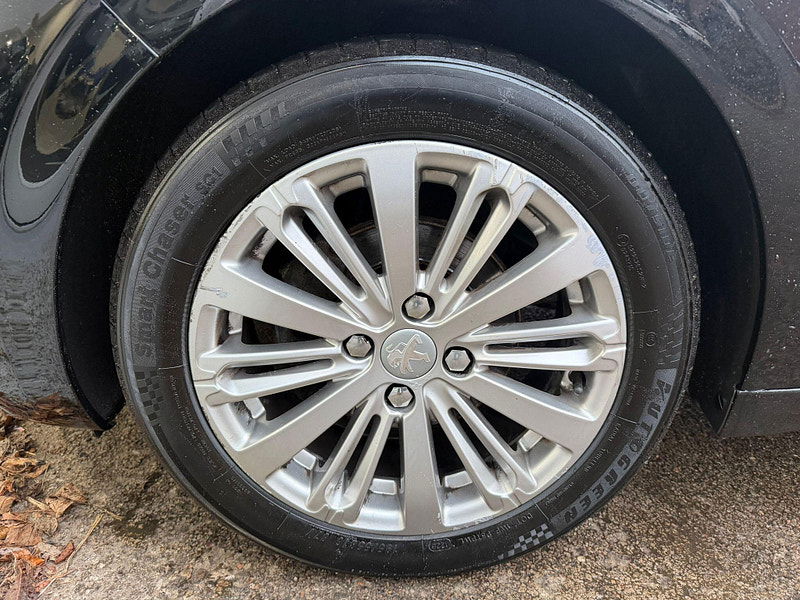 Peugeot 208 1.2 PureTech Allure Euro 6 5dr 5dr Manual 2025