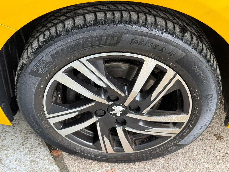 Peugeot 208 1.2 PureTech Allure Premium Euro 6 (s/s) 5dr 5dr Manual 2026