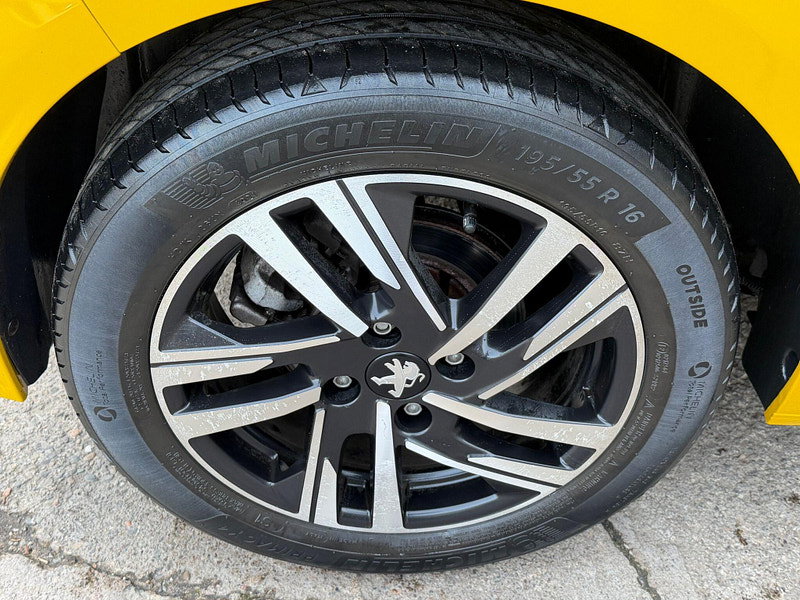 Peugeot 208 1.2 PureTech Allure Premium Euro 6 (s/s) 5dr 5dr Manual 2026