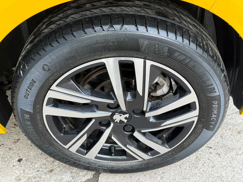 Peugeot 208 1.2 PureTech Allure Premium Euro 6 (s/s) 5dr 5dr Manual 2026