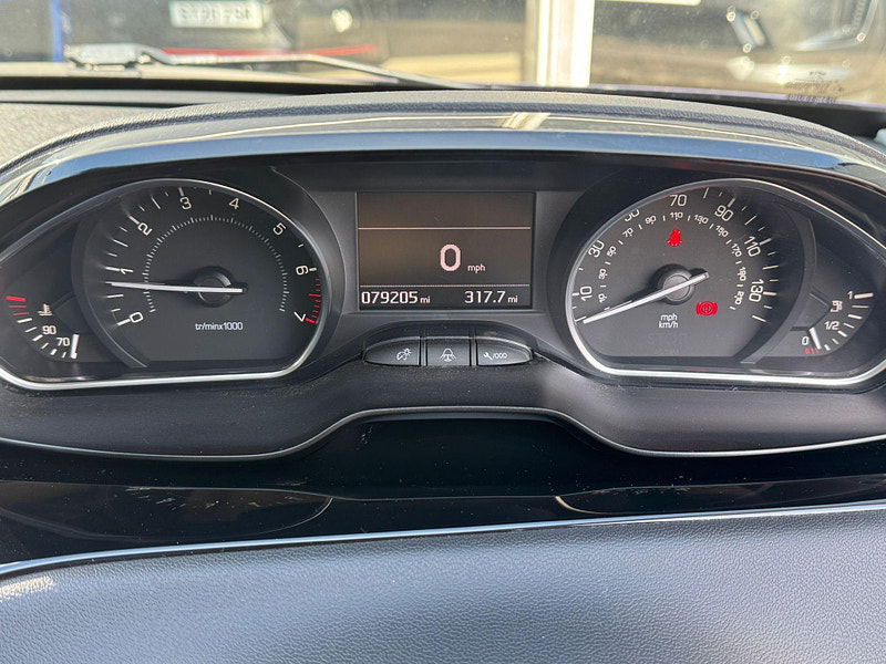 Peugeot 208 1.2 VTi PureTech Allure Euro 6 5dr 5dr Manual 2025
