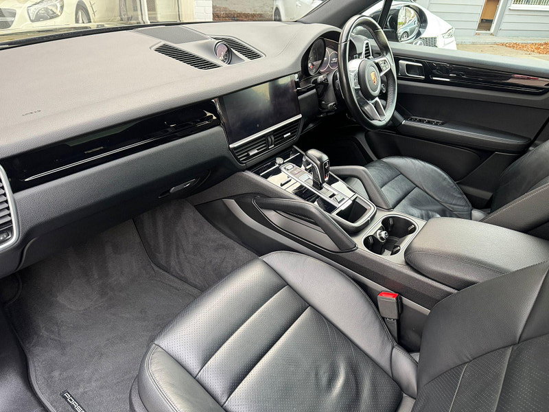 Porsche Cayenne 3.0 V6 E-Hybrid 14.1kWh TiptronicS 4WD Euro 6 (s/s) 5dr (3.6kW Charger) 5dr Automatic 2026