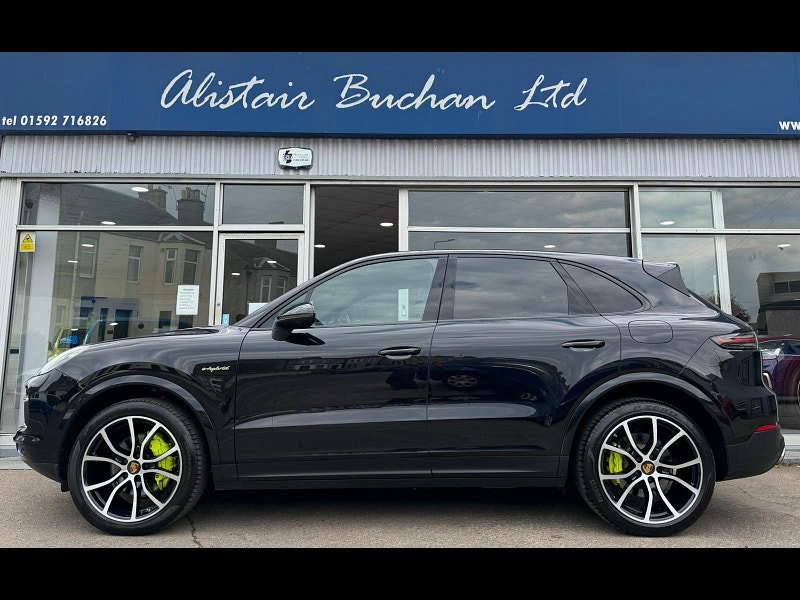 Porsche Cayenne 3.0 V6 E-Hybrid 14.1kWh TiptronicS 4WD Euro 6 (s/s) 5dr (3.6kW Charger) 5dr Automatic 2026