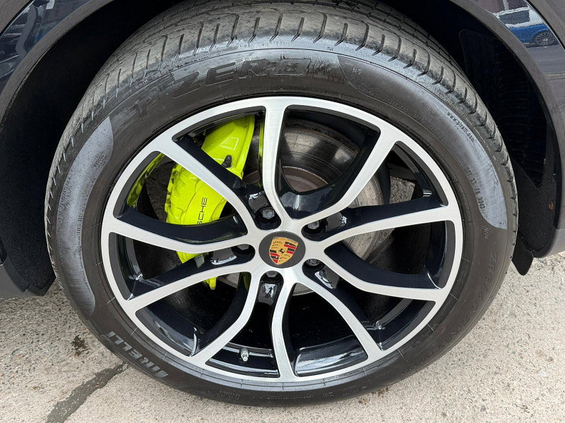 Porsche Cayenne 3.0 V6 E-Hybrid 14.1kWh TiptronicS 4WD Euro 6 (s/s) 5dr (3.6kW Charger) 5dr Automatic 2026