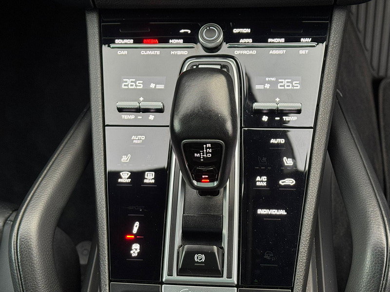 Porsche Cayenne 3.0 V6 E-Hybrid 14.1kWh TiptronicS 4WD Euro 6 (s/s) 5dr (3.6kW Charger) 5dr Automatic 2026