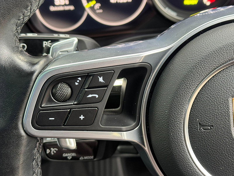 Porsche Cayenne 3.0 V6 E-Hybrid 14.1kWh TiptronicS 4WD Euro 6 (s/s) 5dr (3.6kW Charger) 5dr Automatic 2026
