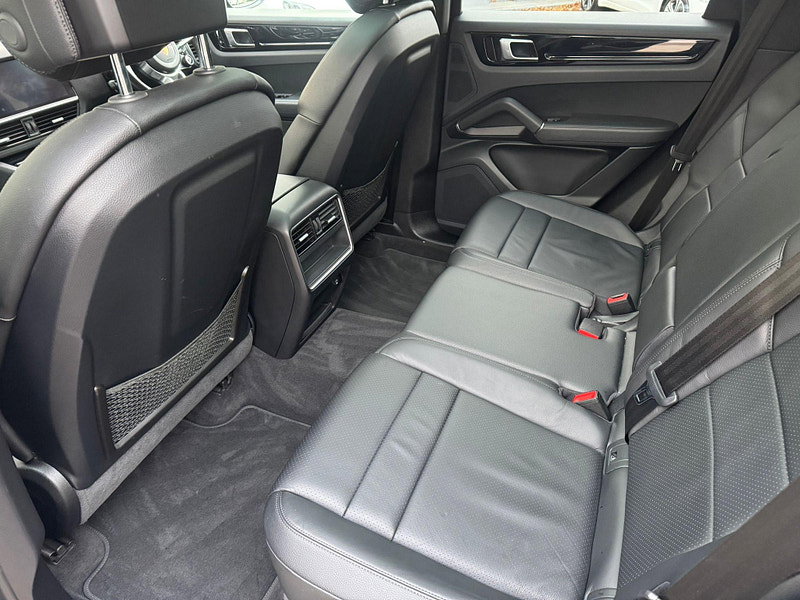 Porsche Cayenne 3.0 V6 E-Hybrid 14.1kWh TiptronicS 4WD Euro 6 (s/s) 5dr (3.6kW Charger) 5dr Automatic 2026