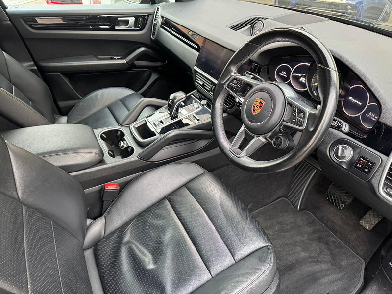 Porsche Cayenne 3.0 V6 E-Hybrid 14.1kWh TiptronicS 4WD Euro 6 (s/s) 5dr (3.6kW Charger) 5dr Automatic 2026