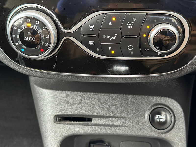 Renault Captur 0.9 TCe ENERGY Iconic Euro 6 (s/s) 5dr 5dr Manual 2025