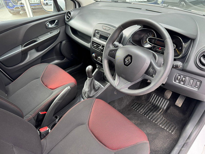 Renault Clio 0.9 TCe Expression + Euro 5 (s/s) 5dr 5dr Manual 2026