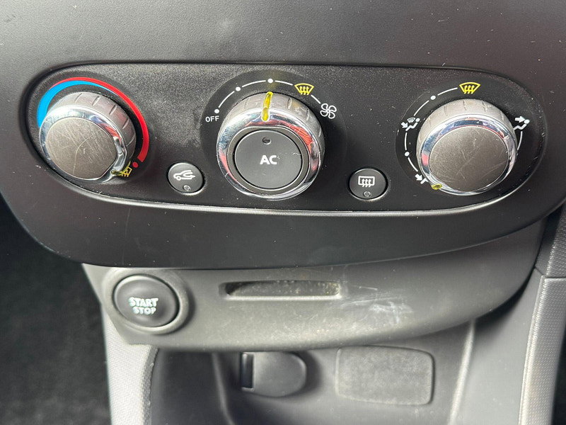 Renault Clio 0.9 TCe Expression + Euro 5 (s/s) 5dr 5dr Manual 2026