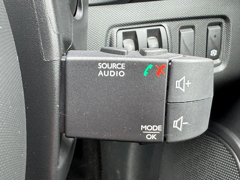 Renault Clio 0.9 TCe Expression + Euro 5 (s/s) 5dr 5dr Manual 2026