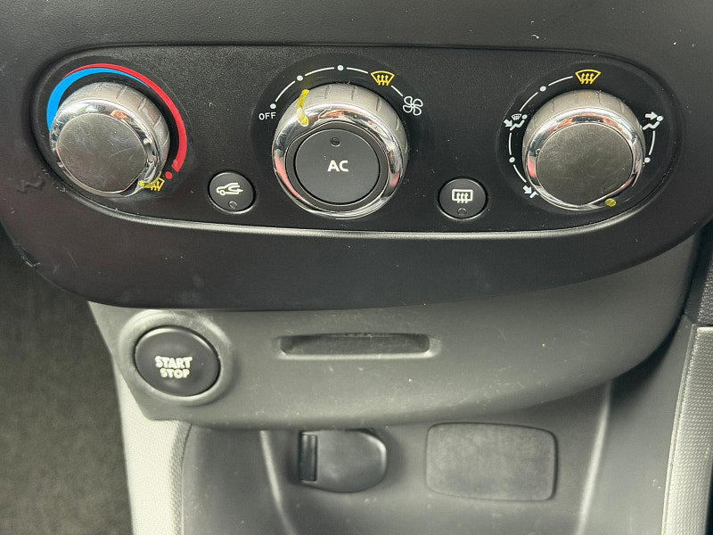 Renault Clio 0.9 TCe Expression + Euro 5 (s/s) 5dr 5dr Manual 2026