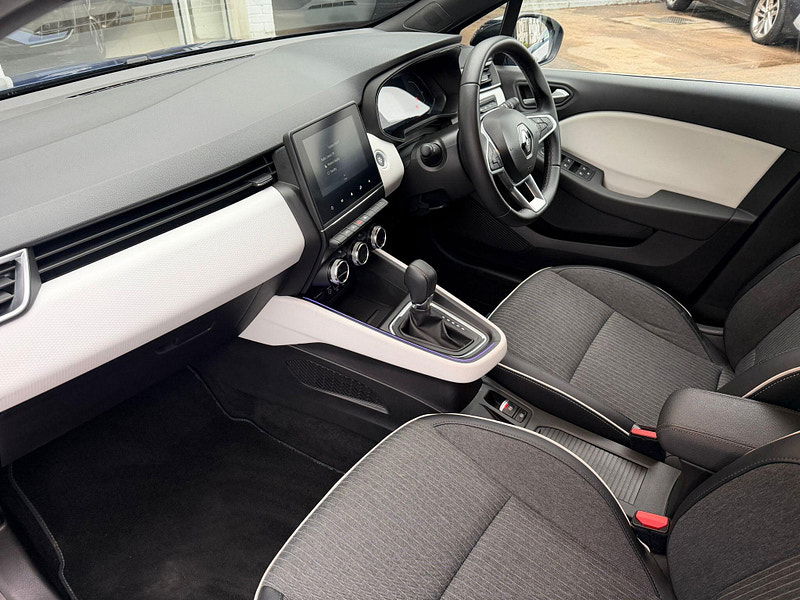 Renault Clio 1.6 E-TECH Techno Auto Euro 6 (s/s) 5dr 5dr Automatic 2026