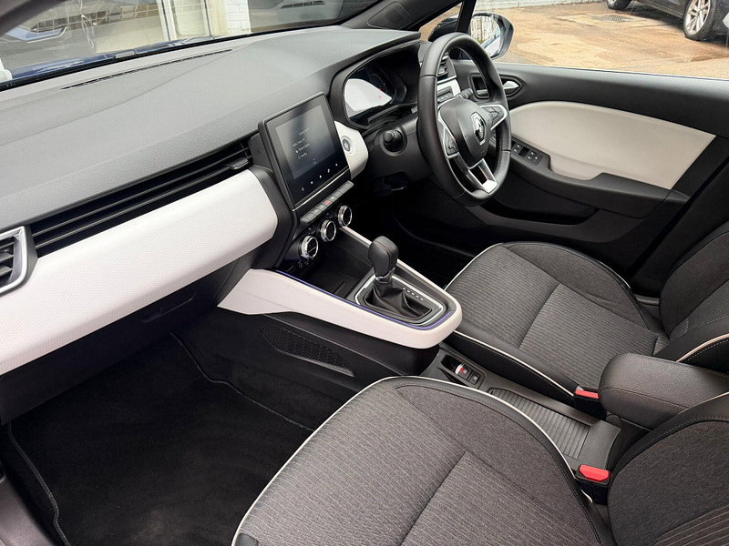 Renault Clio 1.6 E-TECH Techno Auto Euro 6 (s/s) 5dr 5dr Automatic 2026