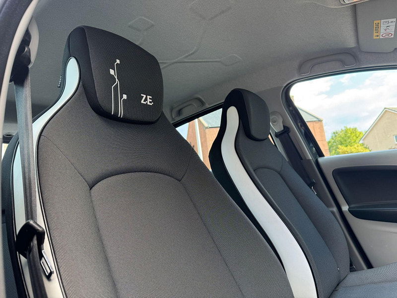 Renault Zoe 22kWh Dynamique Intens Hatchback 5dr Electric Auto (i) (88 bhp) 5dr Automatic 2025