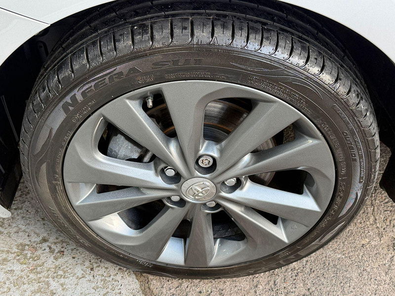 Toyota Auris 1.8 VVT-h Excel CVT Euro 6 (s/s) 5dr (Safety Sense) 5dr Automatic 2026